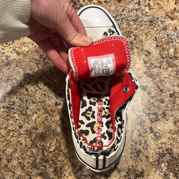 Size 6.5 white/leopard converse. Worn once. Perfect condition. - Picture 3 of 3